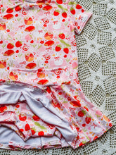 Load image into Gallery viewer, Spring strawberry
