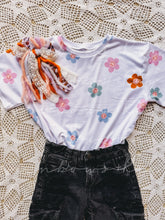 Load image into Gallery viewer, Spring smiley floral
