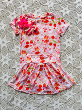 Load image into Gallery viewer, Spring strawberry
