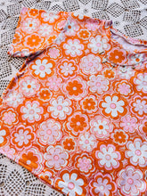 Load image into Gallery viewer, Spring retro floral
